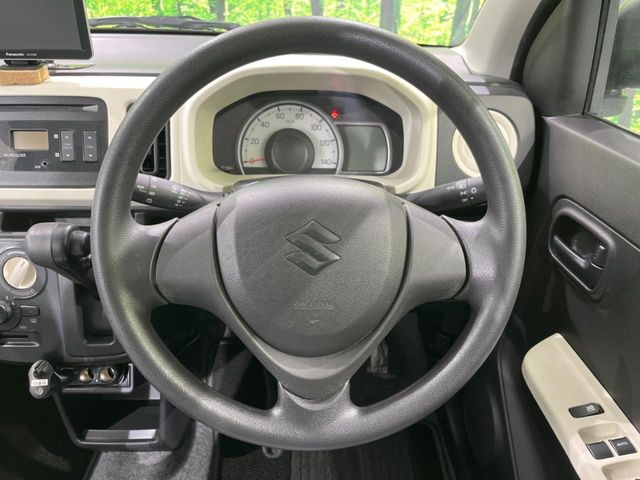 ステアリングも使用感が少なく、きれいな状態となっております♪