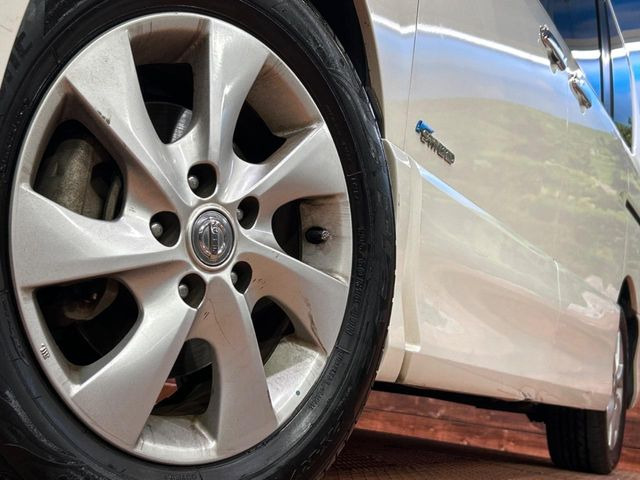 �y����16�C���`�A���~�z�C�[���z�O�ςɃ}�b�`���������A���~�z�C�[���𑕒����Ă���܂��B�e��ЊO�A���~�z�C�[����A�X�^�b�h���X�^�C�����戵�����Ă���܂��B���񂲑��k����������