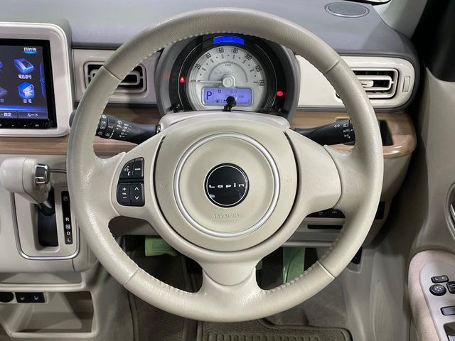 �y�����v�����X�e�A�����O�z�㎿�Ȋv���g�p���邱�ƂŁA��ɂ����������݂ƂĂ��^�]���₷���n���h���ł���