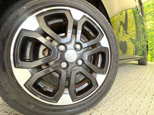 �y����15�C���`�A���~�z�C�[���z�O�ςɃ}�b�`���������A���~�z�C�[���𑕒����Ă���܂��B�e��ЊO�A���~�z�C�[����A�X�^�b�h���X�^�C�����戵�����Ă���܂��B���񂲑��k����������