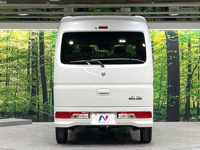 安心の最長10年・走行無制限保証(有償)をご用意。保証内容も充実はもちろん、無料点検&オイル交換や、年中無休の全国・24時間ロードサービスも付帯されておりますのでご安心下さい。