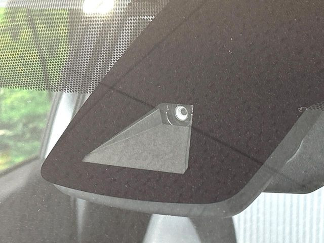 �y�g���^�Z�[�t�e�B�Z���X�z���s���ɑO���̎ԗ�����F�����A�Փ˂������Ȏ��͌x��ƃu���[�L�ŏՓˉ���Ɣ�Q�y�����A�V�X�g�B�����S�Ƀh���C�u�����y���݂��������܂��B