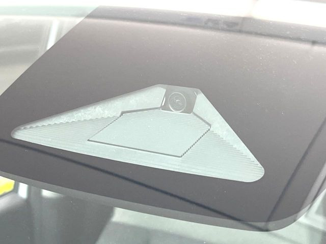 �y�z���_�Z���V���O�z���s���ɑO���̎ԗ�����F�����A�Փ˂������Ȏ��͌x��ƃu���[�L�ŏՓˉ���Ɣ�Q�y�����A�V�X�g�B�����S�Ƀh���C�u�����y���݂��������܂��B