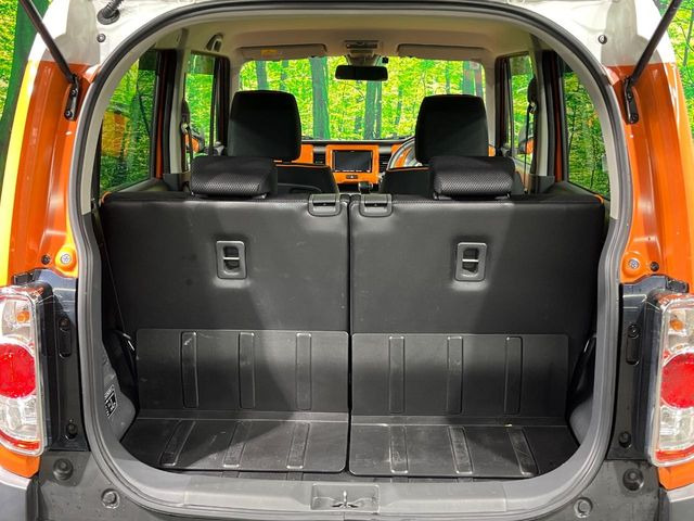 ���i�̂���������ʋ΁A���}���ɏ\���ȉ׎��X�y�[�X���m�ۂ��Ă���܂��B�Z�J���h�V�[�g��|���ƁA�傫�ȉו��̐ύڂ��\�ł���