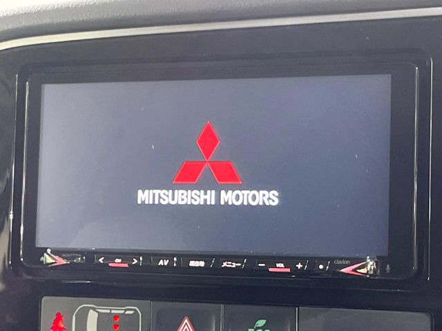 �y�����i�r�z�l�C�̏����i�r�𑕔����Ă���܂��B�i�r�̎g���₷���͂������A�I�[�f�B�I�@�\���[��!�L�����v�◷�s�͂������A�ʋ΂┃�����ȂǕ��i�̃h���C�u���y�����Ȃ�͂���