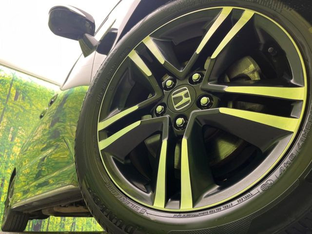 �y����17�C���`�A���~�z�C�[���z�O�ςɃ}�b�`���������A���~�z�C�[���𑕒����Ă���܂��B�e��ЊO�A���~�z�C�[����A�X�^�b�h���X�^�C�����戵�����Ă���܂��B���񂲑��k����������