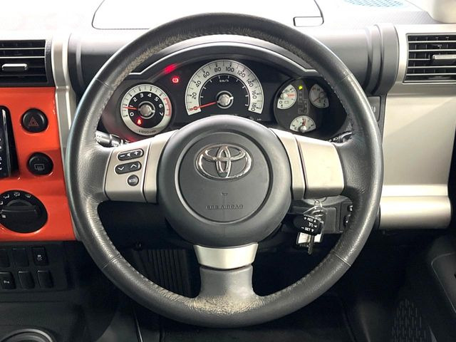 �y�����v�����X�e�A�����O�z�㎿�Ȋv���g�p���邱�ƂŁA��ɂ����������݂ƂĂ��^�]���₷���n���h���ł���