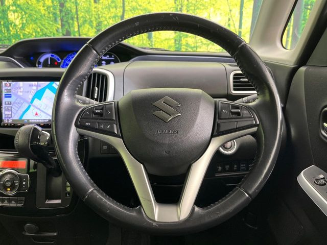 ステアリングも使用感が少なく、きれいな状態となっております♪