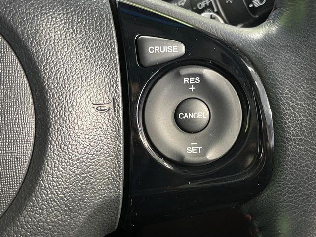 �y�N���[�Y�R���g���[���z�������H�����N���N���s�B�A�N�Z���𗣂��Ă���葬�x�ő��s���ł��A�������^�]���̕��S���y��!�����E�������ȒP�ȃX�C�b�`����Œ����ł��܂��B