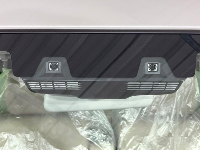 【スズキ セーフティサポート】走行中に前方の車両等を認識し、衝突しそうな時は警報とブレーキで衝突回避と被害軽減をアシスト。より安全にドライブをお楽しみいただけます。