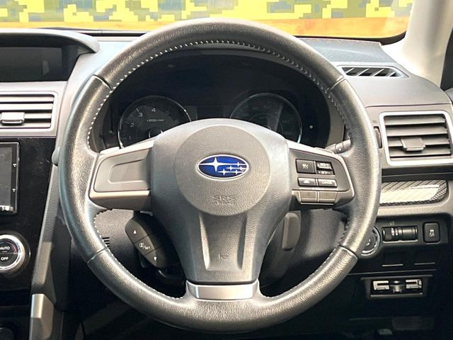 �y�����v�����X�e�A�����O�z�㎿�Ȋv���g�p���邱�ƂŁA��ɂ����������݂ƂĂ��^�]���₷���n���h���ł���