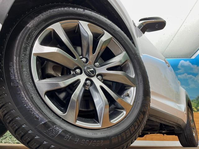 �y����18�C���`�A���~�z�C�[���z�O�ςɃ}�b�`���������A���~�z�C�[���𑕒����Ă���܂��B�e��ЊO�A���~�z�C�[����A�X�^�b�h���X�^�C�����戵�����Ă���܂��B���񂲑��k����������