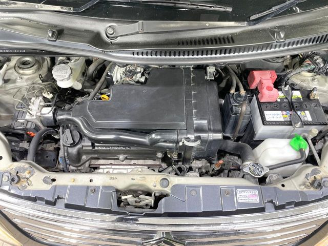 親切・丁寧な専門メカニックスタッフが応対!・車検・点検整備・事故等の修理などアフターサービスも安心。お車のカスタマイズもネクステージのサービススタッフまでご相談ください!