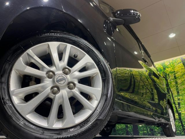 【純正アルミホイール】外観にマッチした純正アルミホイールを装着しております。各種社外アルミホイールや、スタッドレスタイヤも取扱いしております。是非ご相談ください♪