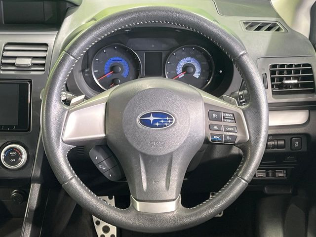 �y�����v�����X�e�A�����O�z�㎿�Ȋv���g�p���邱�ƂŁA��ɂ����������݂ƂĂ��^�]���₷���n���h���ł���