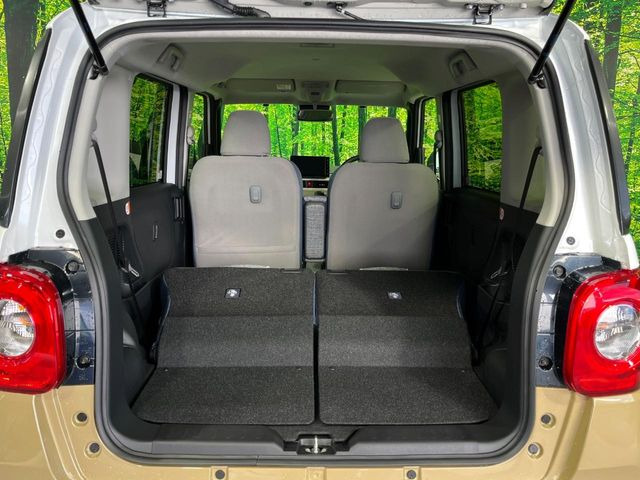 ���i�̂���������ʋ΁A���}���ɏ\���ȉ׎��X�y�[�X���m�ۂ��Ă���܂��B�Z�J���h�V�[�g��|���ƁA�傫�ȉו��̐ύڂ��\�ł���