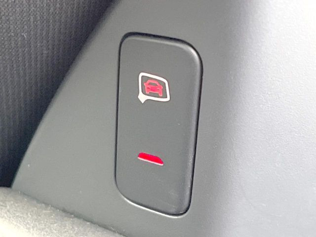 ���u���C���h�A�V�X�g�Z���T�[:���p����̎Ԃ����m���A�h���C�o�[���Ԑ��ύX���s���ۂɁA�x�����Ƌ��ɒ��ӂ𑣂��Ă������S�x���@�\�ł�!