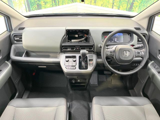 フリード1.5 e:HEV クロスター