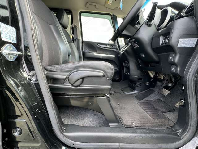 内装です☆納車前にクリーニングも実施致します☆
