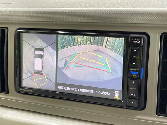 【パノラマモニター】専用のカメラにより、上から見下ろしたような視点で360度クルマの周囲を確認することができます☆死角部分も確認しやすく、狭い場所での切り返しや駐車もスムーズに行えます。