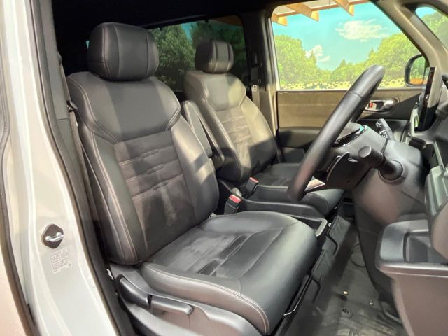 �y�n�[�t���U�[�V�[�g�z�������ƍ���S�n�𗼗������l�C�̃V�[�g���w�ʁE���ʂ̃t�@�u���b�N�f�ނ́A�ʋC���̗ǂ��⊊��ɂ����ɗD��Ă��܂��B�C���╞���ɍ��E���ꂸ���K�ɂ���肢�������܂��B