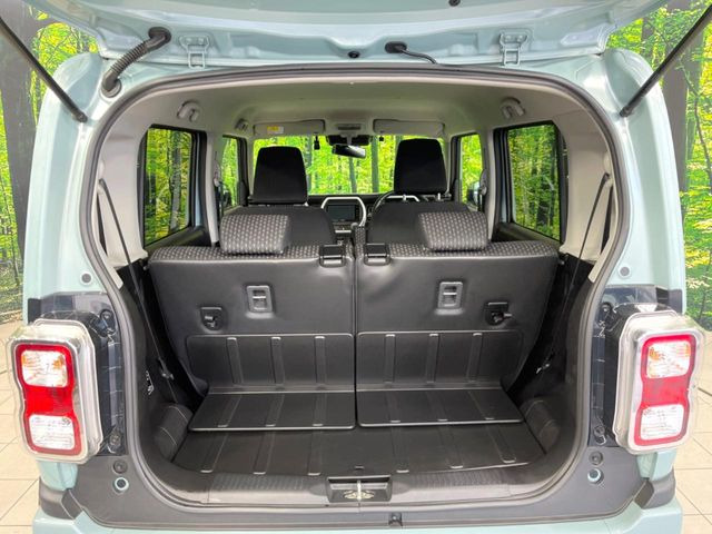 普段のお買い物や通勤、送迎等に十分な荷室スペースを確保しております。セカンドシートを倒すと、大きな荷物の積載も可能です♪