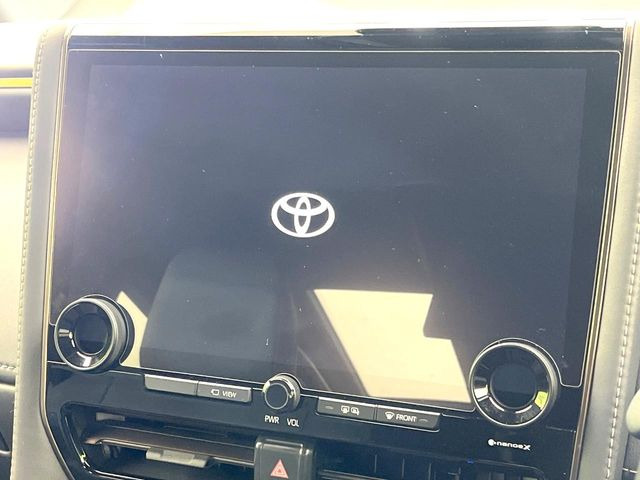 【14インチワイドナビ】高級感とインパクトのある大型ワイドナビを装備。各種オーディオ操作はもちろん、横長ワイド画面でのマップ2分割表示など、利便性も高いナビです♪