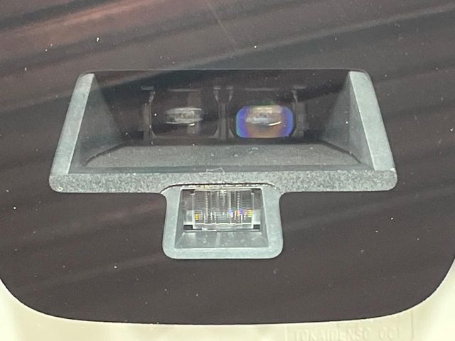 �y�X�Y�L �Z�[�t�e�B�T�|�[�g�z���s���ɑO���̎ԗ�����F�����A�Փ˂������Ȏ��͌x��ƃu���[�L�ŏՓˉ���Ɣ�Q�y�����A�V�X�g�B�����S�Ƀh���C�u�����y���݂��������܂��B