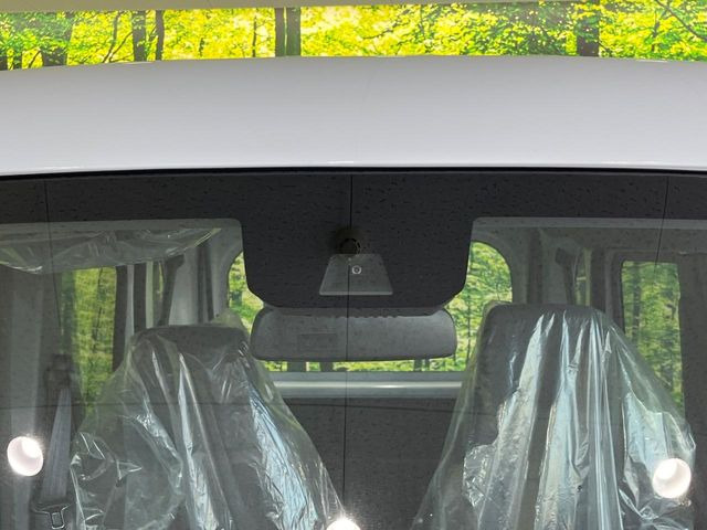 �y�z���_�Z���V���O�z���s���ɑO���̎ԗ�����F�����A�Փ˂������Ȏ��͌x��ƃu���[�L�ŏՓˉ���Ɣ�Q�y�����A�V�X�g�B�����S�Ƀh���C�u�����y���݂��������܂��B