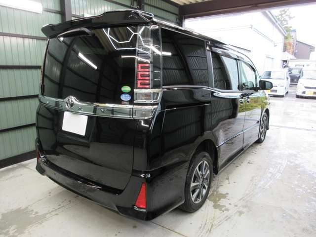 ヴォクシー2.0 ZS 煌II 4WD