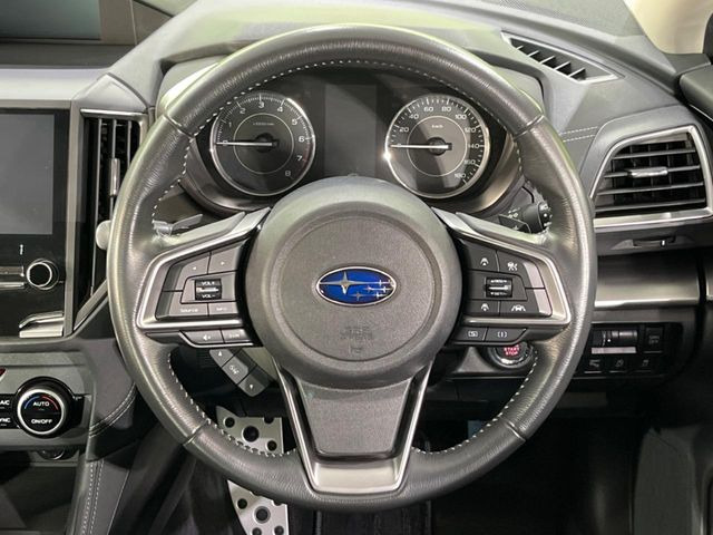 �y�����v�����X�e�A�����O�z�㎿�Ȋv���g�p���邱�ƂŁA��ɂ����������݂ƂĂ��^�]���₷���n���h���ł���