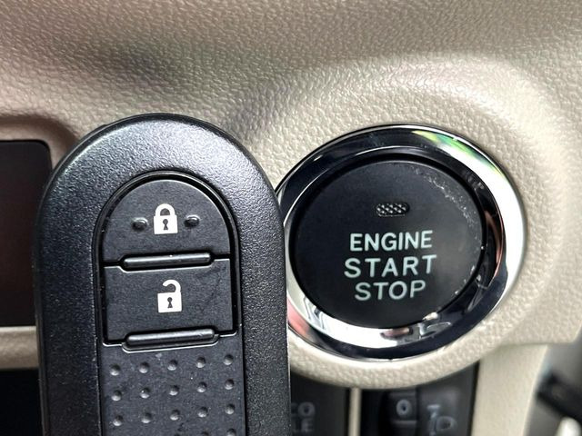 �y�L�[�t���[�V�X�e���z�J�o����|�P�b�g�ɓ��ꂽ�܂܂ł��h�A�̎{���E�������\�ȃX�}�[�g�L�[�𑕔��B�G���W���̃I���E�I�t�����J�M�����o���K�v����������Ƃ��Ă��֗��ł���