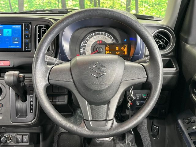 ステアリングも使用感が少なく、きれいな状態となっております♪