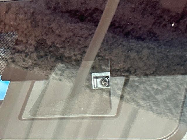 �y�g���^�Z�[�t�e�B�Z���X�z���s���ɑO���̎ԗ�����F�����A�Փ˂������Ȏ��͌x��ƃu���[�L�ŏՓˉ���Ɣ�Q�y�����A�V�X�g�B�����S�Ƀh���C�u�����y���݂��������܂��B