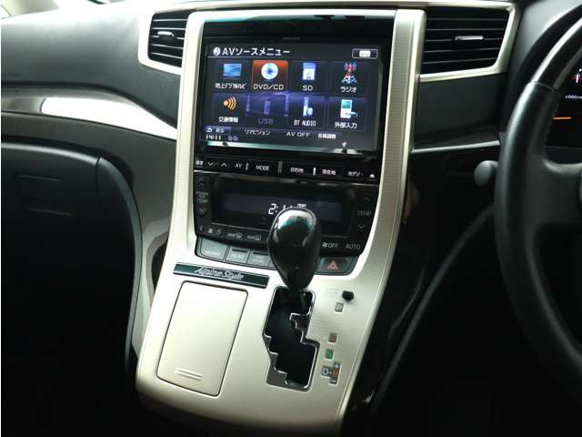 �y��l�C!ALPINE��BIG-X9�C���`�i�r��z���ʂɂ��i�r�������Ղ�DVD�Đ��Ȃǔ��̗͂L��f�����y���߂܂�!�܂��A�u���[�g�D�[�X�ڑ��ȂǑ��ʂȋ@�\����葵���Ă���܂�!