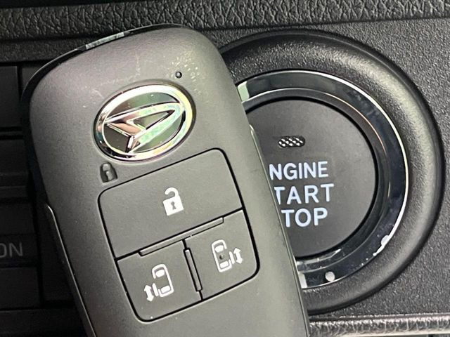 �y�L�[�t���[�V�X�e���z�J�o����|�P�b�g�ɓ��ꂽ�܂܂ł��h�A�̎{���E�������\�ȃX�}�[�g�L�[�𑕔��B�G���W���̃I���E�I�t�����J�M�����o���K�v����������Ƃ��Ă��֗��ł���