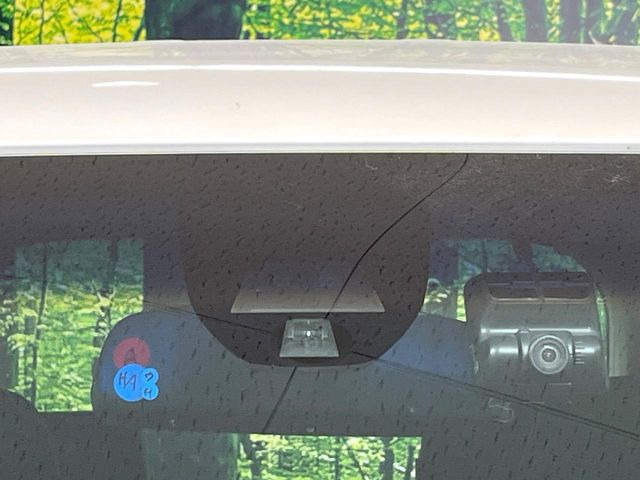 �y�V�e�B�u���[�L�A�N�e�B�u�V�X�e���z�ᑬ���s���ɑO���̎ԗ�����F�����A�Փ˂������Ȏ��͌x��ƃu���[�L�ŏՓˉ���Ɣ�Q�y�����A�V�X�g�B�����S�Ƀh���C�u�����y���݂��������܂��B