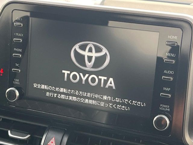 �y8�C���` �f�B�X�v���C�I�[�f�B�I�z���ʂ̃f�B�X�v���C��AppleCarPlay��AndroidAuto�����p�\�B�傫�ȉ�ʂŃX�}�z�i�r�A�v���������p���������܂���