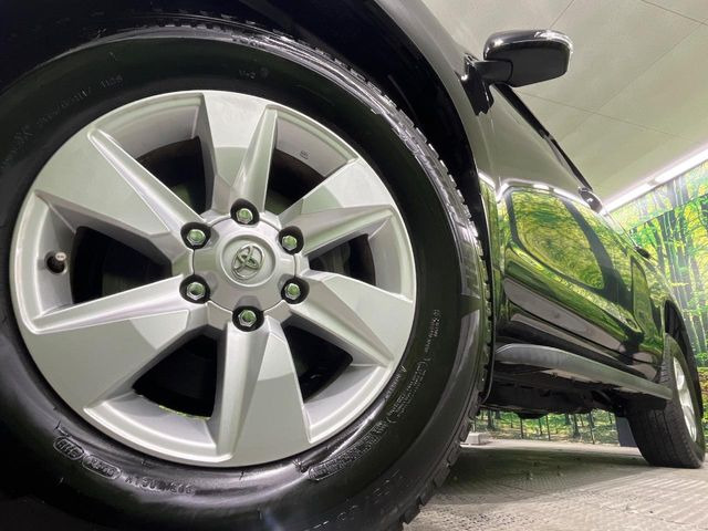 【純正17インチアルミホイール】外観にマッチした純正アルミホイールを装着しております。各種社外アルミホイールや、スタッドレスタイヤも取扱いしております。是非ご相談ください♪