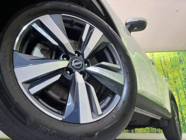 �y����19�C���`�A���~�z�C�[���z�O�ςɃ}�b�`���������A���~�z�C�[���𑕒����Ă���܂��B�e��ЊO�A���~�z�C�[����A�X�^�b�h���X�^�C�����戵�����Ă���܂��B���񂲑��k����������