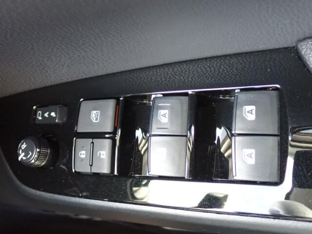 �d���i�[���h�A�~���[�E�p���[�E�B���h�E�������Ă��܂��B