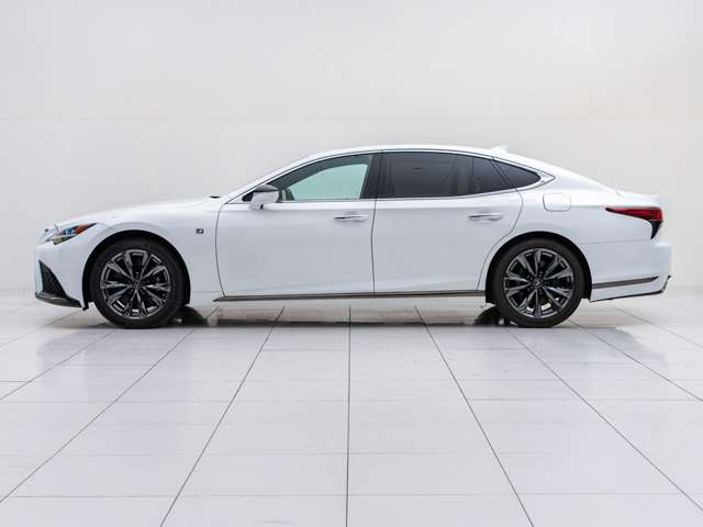 【 双日グループが運営 】当店は国内有数の高級輸入車専門店です。愛知県にて運営しております。お客様満足を目指し、安心して高級輸入車にお乗り頂けるようお手伝いいたします。全てアペルタにお任せください。