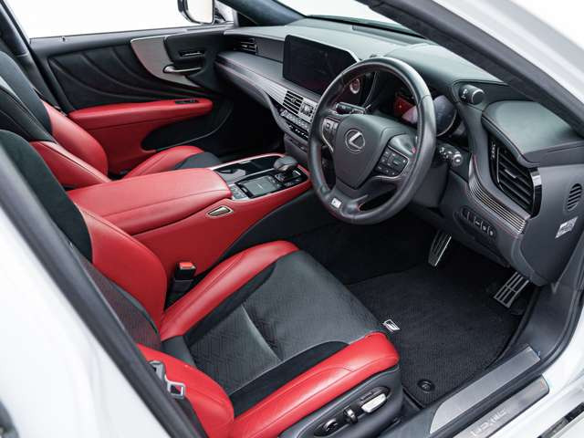 【 お客様のカーライフをサポート 】わたくしたちが目指すのはお客様との長いお付き合い。決して無理せず、無理させず。リセールを意識することで、リズムよくお車を乗り次いでいけるようお手伝い致します。