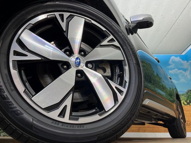 �O�ςɃ}�b�`���������A���~�z�C�[���𑕒����Ă���܂��B�e��ЊO�A���~�z�C�[����A�X�^�b�h���X�^�C�����戵�����Ă���܂��B���񂲑��k����������