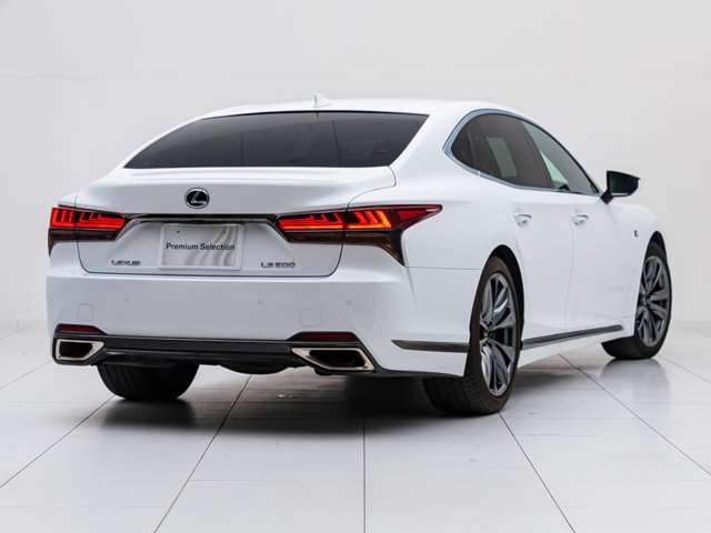 【 メーカー保証は無駄にしません 】自信を持っておすすめする当社のアペルタ保証。お車が新しい場合は不要、そう思っていませんか?なんとアペルタ保証はメーカー保証の後から始まります。長く乗るなら必須級!