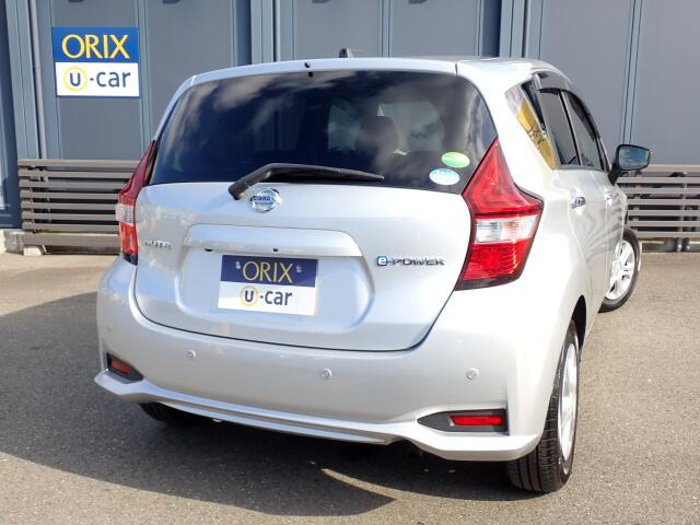 リヤビューの画像になります。オリックス認定中古車には、ご購入後も安心してお乗りいただくために、独自の「オリックス認定中古車保証」をお付けしています。