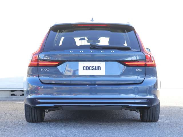 現行型エンジンにはボルボの認証を取得したMOTULの高級オイルSPECIFIC RBS0-2AE(0W-20)を使用します。