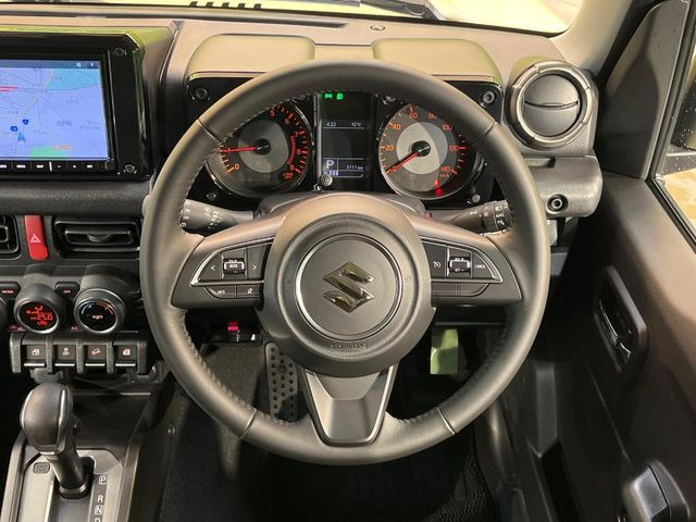 �y�����v�����X�e�A�����O�z�㎿�Ȋv���g�p���邱�ƂŁA��ɂ����������݂ƂĂ��^�]���₷���n���h���ł���