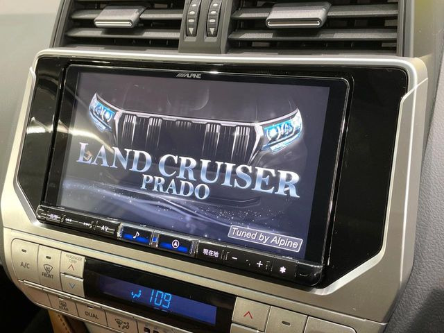 【BIG-X9インチナビ】人気の大画面BIG-Xナビを装備。専用設計で車内の雰囲気にマッチ!ナビ利用時のマップ表示は見やすく、テレビやDVDは臨場感がアップ!いつものドライブがグッと楽しくなります♪