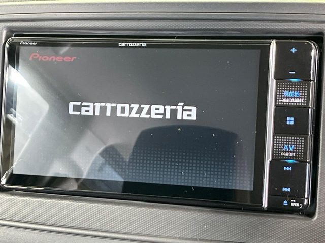 【フルセグTV付ナビゲーション】使いやすいナビで目的地までしっかり案内してくれます。各種オーディオ再生機能も充実しており、お車の運転がさらに楽しくなります!!